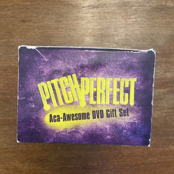 PITCH PERFECT - Aca-Awesome DVD Gift Box Set - Limited Edition - Picture 2 of 12